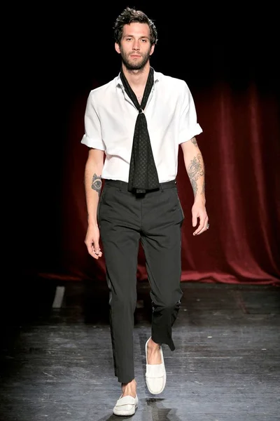 Look 24